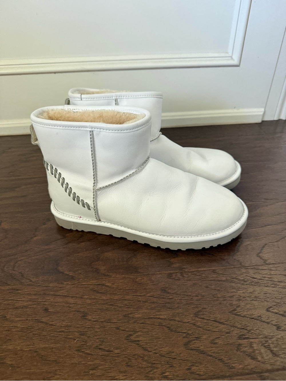 UGG Australia Classic Stitch Mini Deco boots Sz 10